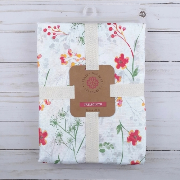 Other - Fabric Tablecloth Spring Floral Flowers 60x102 Wildflowers